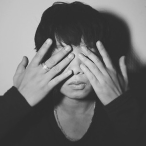 猛男日少女的图片
